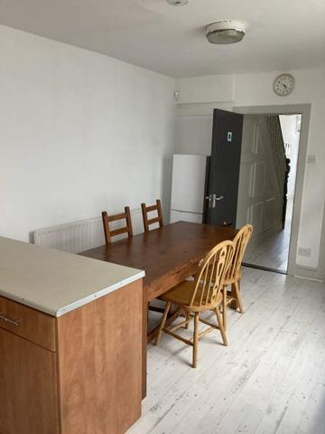 2 X Double Bedrooms for Students & Professionals, Cromwell Street, Swansea. - Photo 4