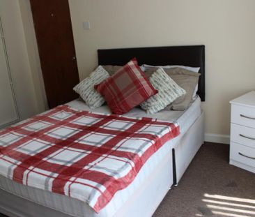 1 bedroom in a house share to rent - Photo 4