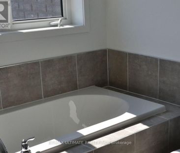 For Lease - 795 Heathrow Path Road, Oshawa, Ontario - Photo 4