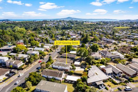 Top Floor Apartment - Unbeatable Location - Photo 4