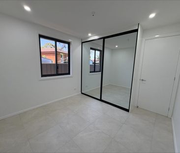 Brand-new two-bedroom granny flat in a peaceful street - Photo 2