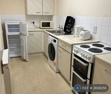 1 bedroom flat to rent - Photo 2