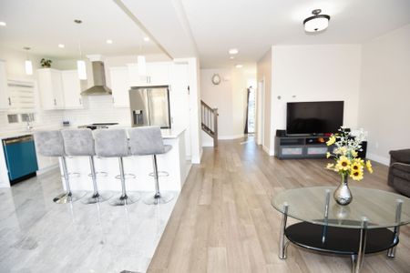 For Lease - 107 Byers Street, London South, Ontario - Photo 4