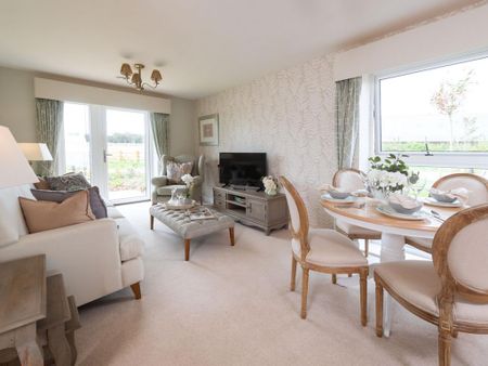 1 bedroom retirement property to rent - Photo 2
