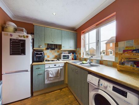 2 bedroom terraced house to rent - Photo 3