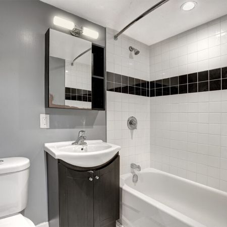 The Kingsview - Photo 3