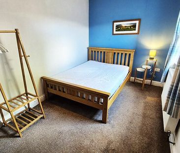 6 bedroom terraced house to rent - Photo 5