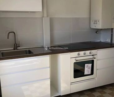 Location Appartement 2 pièces 45 m2 à Toulon - Photo 3