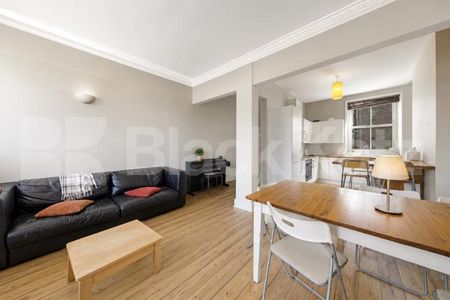 A spacious and well-presented four double bedroom apartment situated on the ever-popular Uxbridge Road, W12 - Photo 5