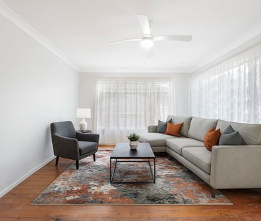 Three bedroom home moments from the beach - Photo 5