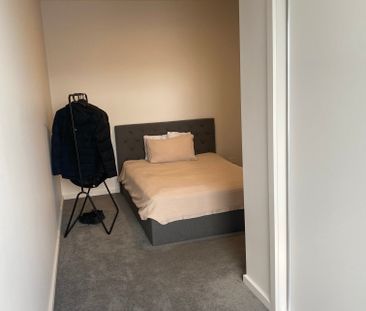 Cranbourne South - Photo 4