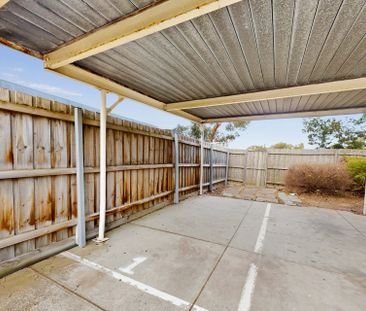 Easy Living in the Heart of Essendon – Water & Power Included - Photo 3