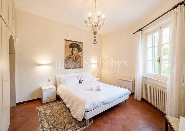 Elegant villa with garden steps away from the sea