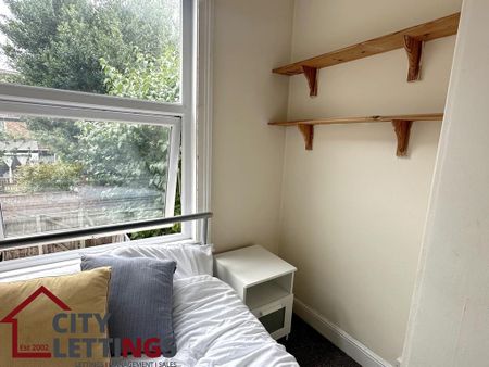 6 bedroom terraced house to rent - Photo 3