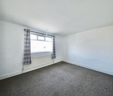 2 bedroom semi-detached house to rent - Photo 5
