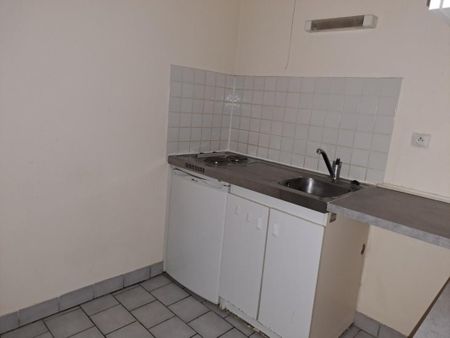 GRAND STUDIO 31.78 M² RUE DES 2 PORTES Versailles (78000) - Photo 3