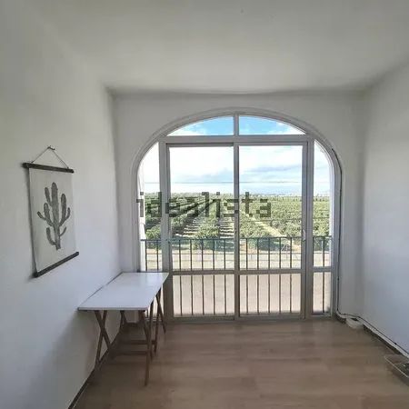 Alquiler de piso en Urb. Lagojardín I - Photo 1