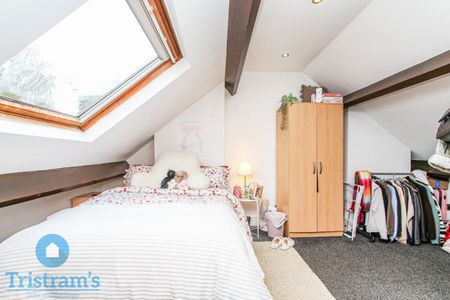 5 bed Detached House for Rent - Photo 4