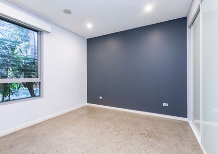 Tri-level Three Bedroom Terrace Residence **CANCELLED** - Photo 2