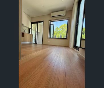 Nearly brand new house , Closed to Mortdale community - Photo 1