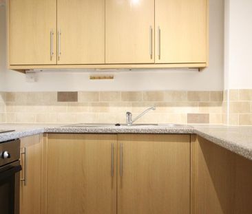 2 bedroom apartment to rent - Photo 6