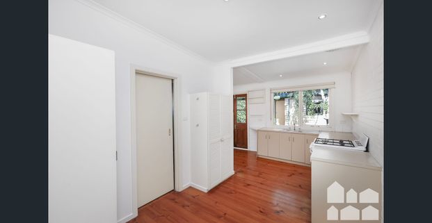 Charming Victorian Home in the Heart of Seddon! - Photo 1