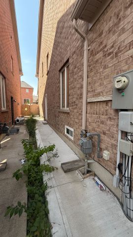 For Lease - 46 Delambray Street Unit# Basement, Brampton, Ontario - Photo 4