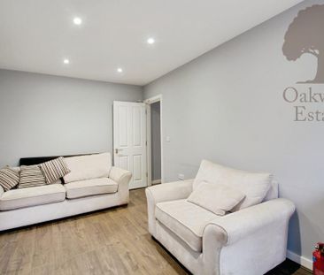 House of multiple occupation to rent - Photo 1