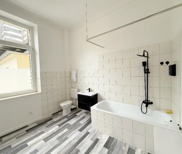 SANIERTE 3-ZIMMERWOHNUNG IM ALTBAU ZU MIETEN! - Photo 1