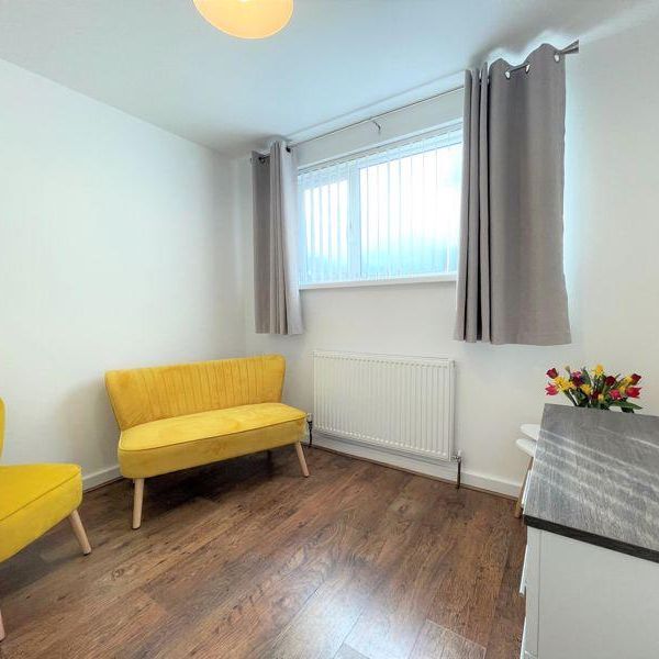 1 bedroom in a house share to rent - Photo 1
