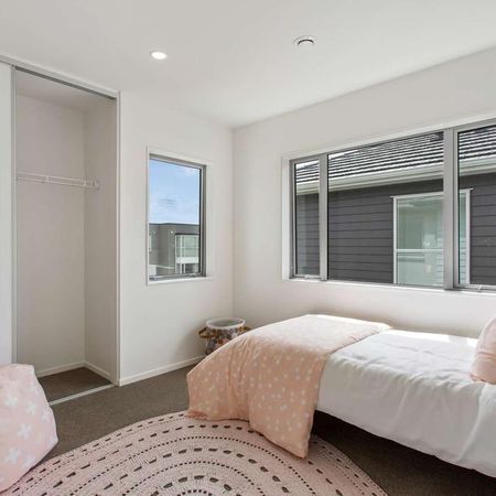 Four Bedroom Beauty! - Photo 5