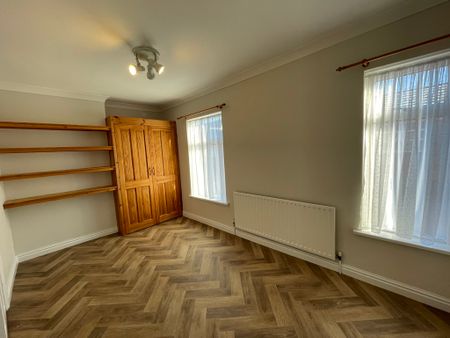 2 bedroom Mid Terraced House to let - Photo 2