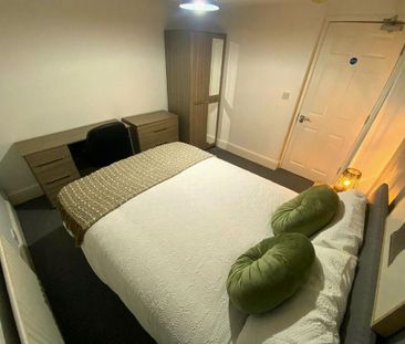 1 bedroom in a house share to rent - Photo 4