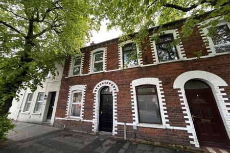 2 Donegall Avenue, Belfast, BT12 6LX - Photo 3