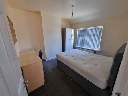 3 Bed Student Accommodation - Photo 3