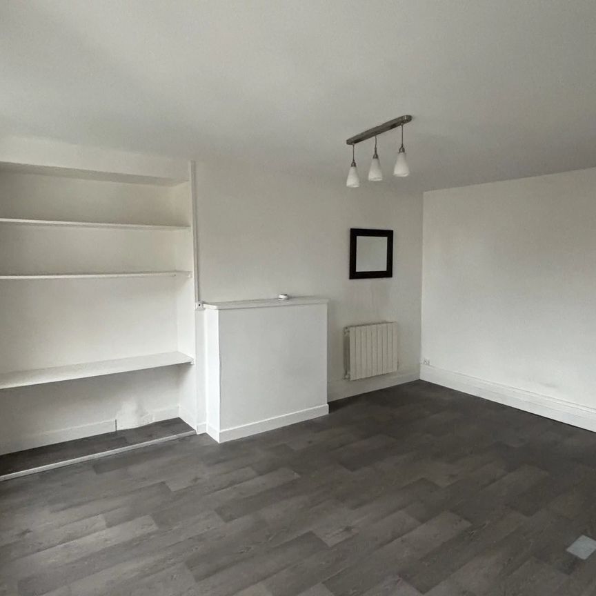 Location Appartement 1 pièce 27m² BOULOGNE SUR MER 62200 - Photo 1