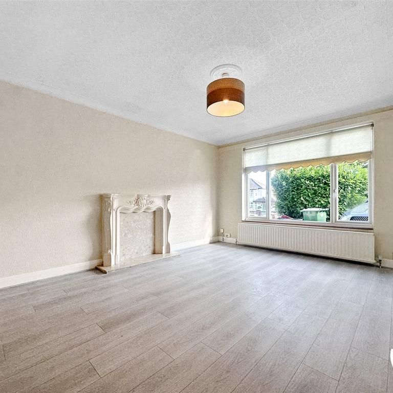 3 bedroom semi-detached house to rent - Photo 1