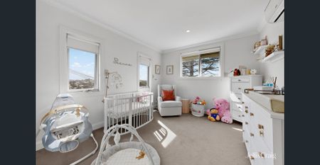 Spacious Living in a Prime Inner-Northwest Location - Photo 4