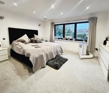 4 bedroom terraced house to rent - Photo 6
