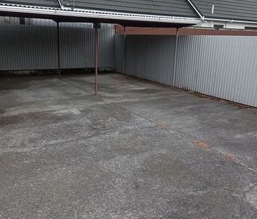 ~ Private, quiet, in Central Palmerston North ~ - Photo 1