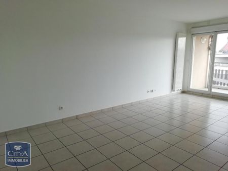 Location Appartement 4 pièces 88m² BOURG EN BRESSE 01000 - Photo 2