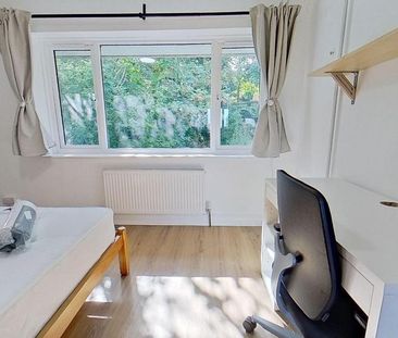 4 bedroom terraced house to rent - Photo 6