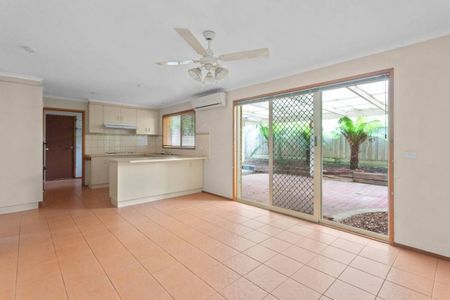 Neat And Tidy Three Bedroom Home - Timbarra Estate - Photo 5