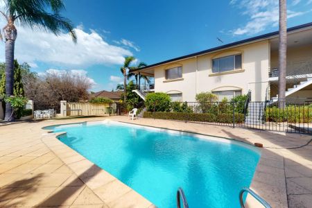 A resort in downtown Como. - Photo 3