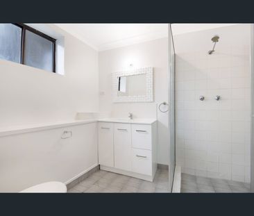 240 Headland Road, North Curl Curl, NSW 2099 - Photo 3