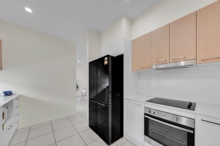 Modern Living in the Hearth of Mango Hill - Photo 3