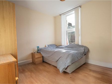 4 bedroom maisonette to rent - Photo 4