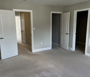 For Lease - 677 Chelton Road, London South, Ontario - Photo 4