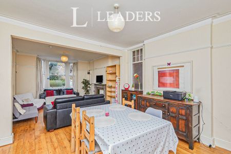 4 bedroom house to rent Devonshire Promenade, Nottingham, NG7 - Photo 3