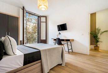 Ronda de Sant Pere, Barcelona, Catalonia 08010